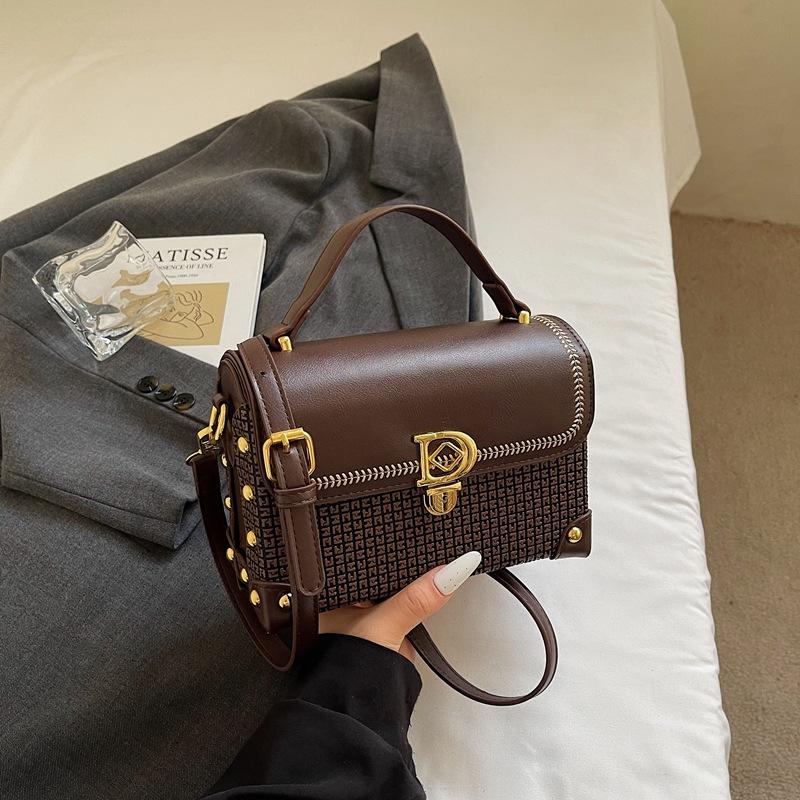 Crossbody bag light luxury niche high-end hand bag new popular shoulder bag fashionable versatile small square bag