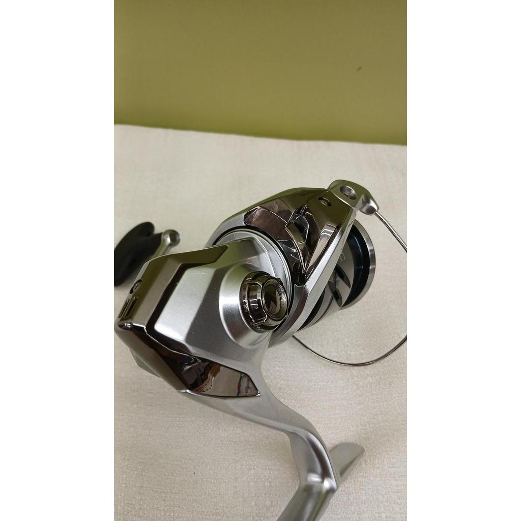 Used SHIMANO STRADIC 4000MHG spinning reel