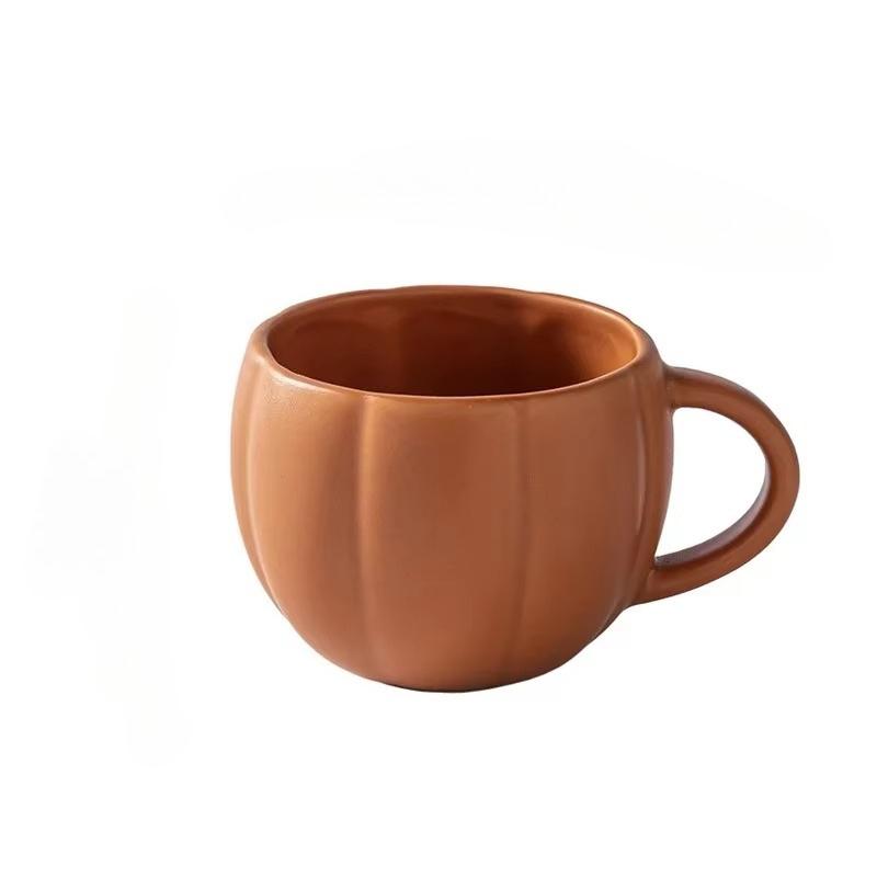 

Кружка в виде тыквы на Хэллоуин 450 мл, ретро керамическая кружка, кружки с эмалированной ручкой, офисная кружка для молока и кофе, бытовая кружка для питья, декор на Хэллоуин 401-500ml