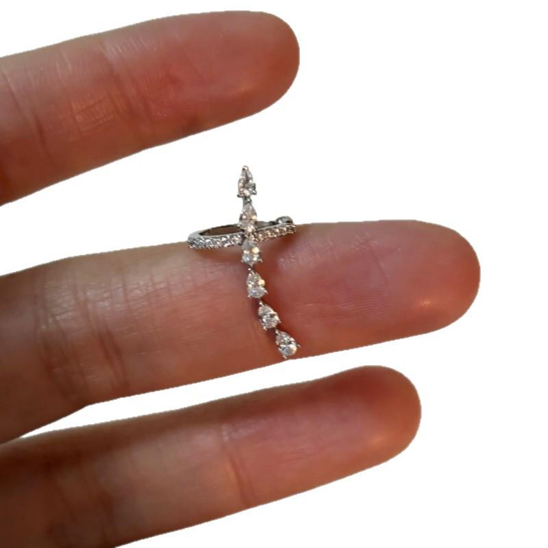 Galaxy Collapse High-End Ear Cuff: Light Luxury, No Piercing Needed, Unique Design for Women