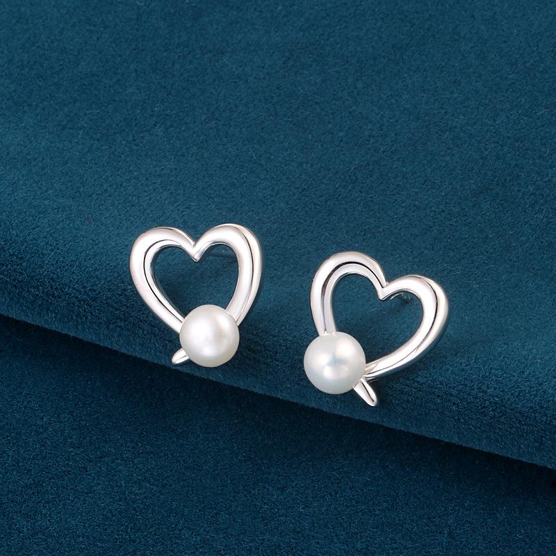 S925 Sterling Silver Heart Pearl Stud Earrings – Korean Style, Simple & Versatile 925 Silver