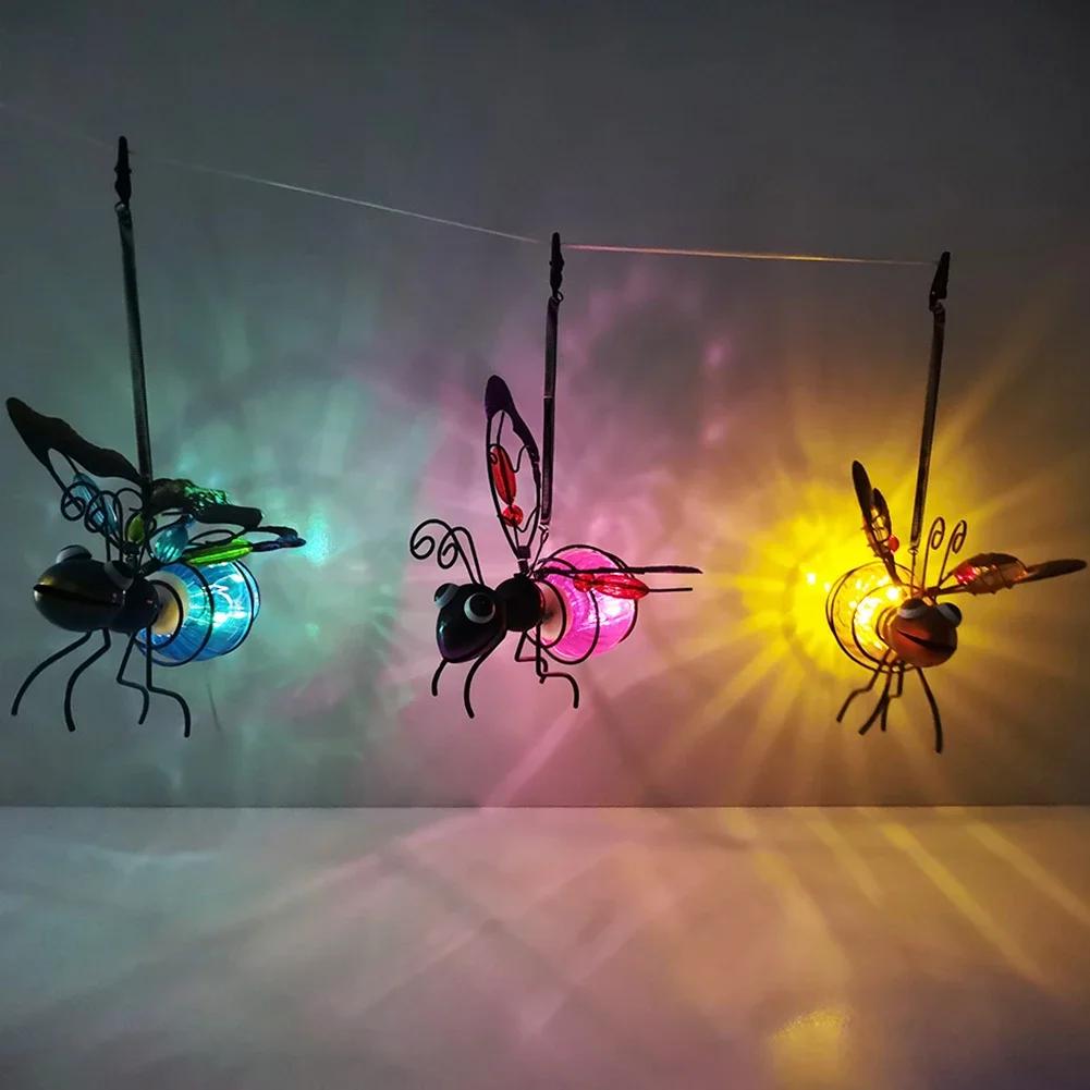 Flying Insects Lamp Solar Powered Hanging Bug Light Metal Hanging Garden Bug Light Ornament for Outside Lawn Decor Camping