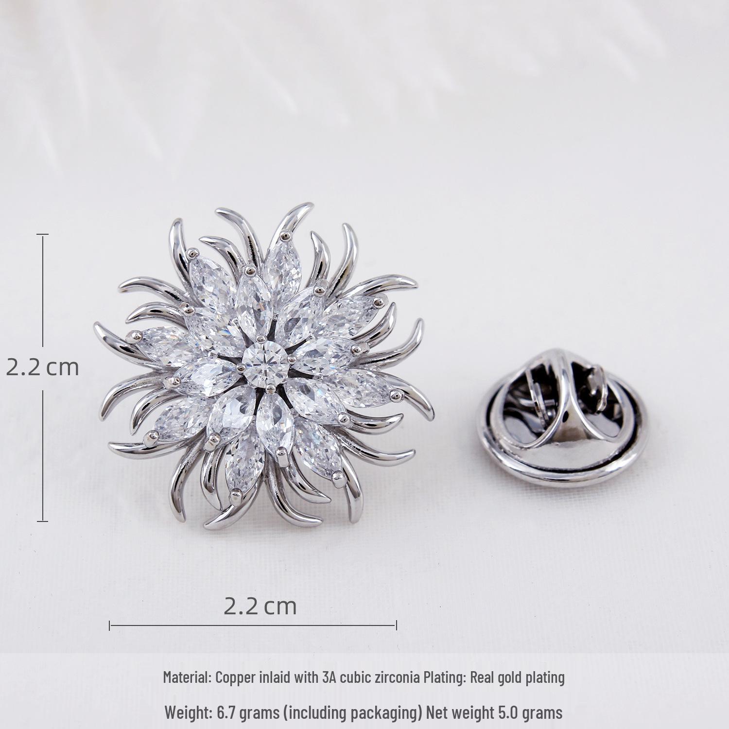 Elegant Daisy Brooch for Women with Micro-Paved Zirconia