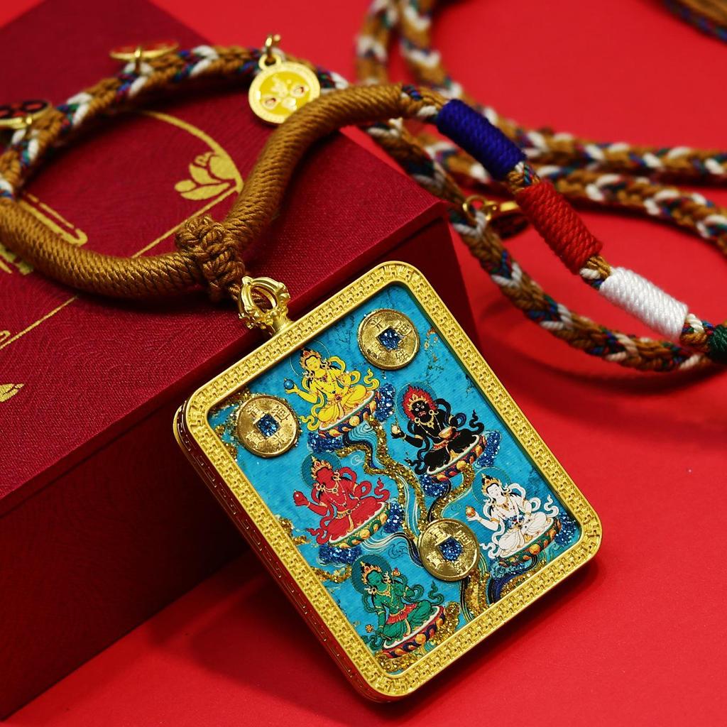 Tibetisches Thangka-Goldhalskette mit Münzanhänger mit den Fünf Kaisern und Gelbem Jambhala für Reichtum und Wohlstand.