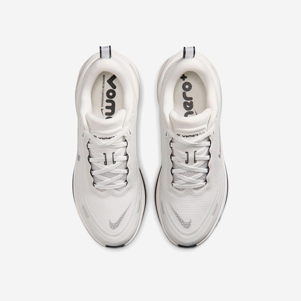 Nike W NIKE VOMERO PLUS ESS IO9916-101