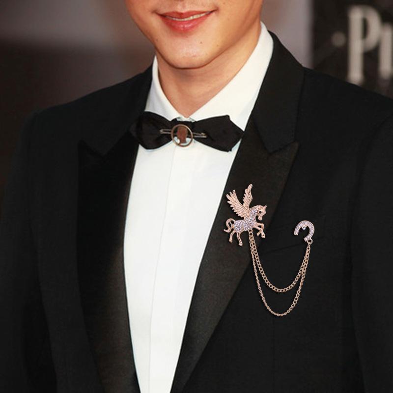 Alloy Wing Horse Chain Brooch Zodiac Pony Pins Women Men Clothing Accessory Suit Lapel Corsage  Year Gift