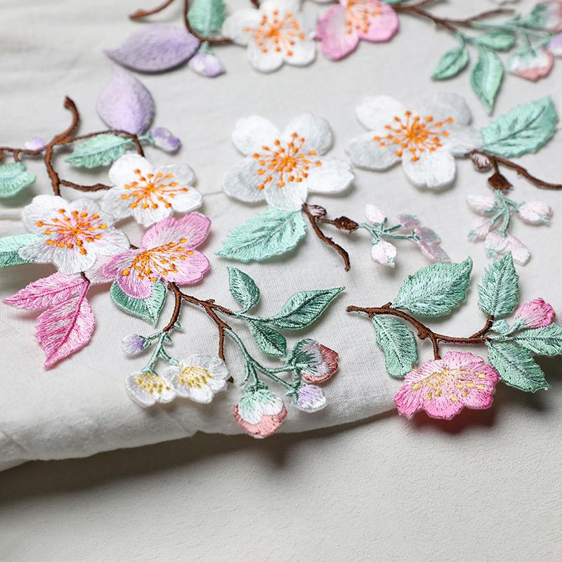 1Pcs Jacket Jeans Craft Accessories Flower Embroidery Patch Iron On Elegant Patches For Clothes Bags DIY Embroidered Stickers