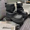 Moda 2024 Novas botas de inverno para mulheres Botas de cano alto com sola grossa Botas retrô Sapatos femininos confortáveis e elegantes