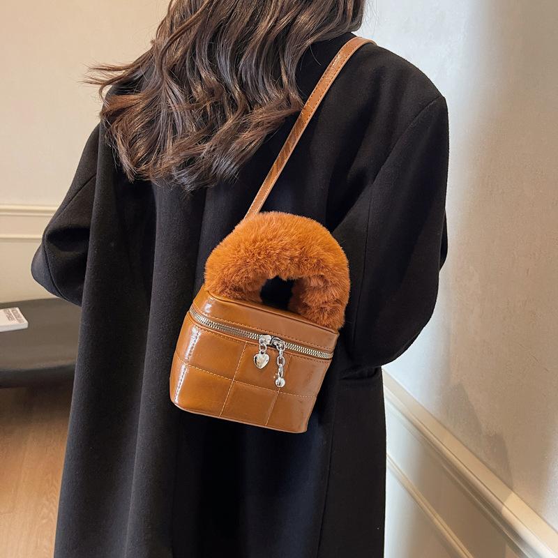 Fashion Xiaoxiangfeng Women's Bag 2025 New Niche Rhombus Chain Bag Portable Small Square Bag Crossbody Bag