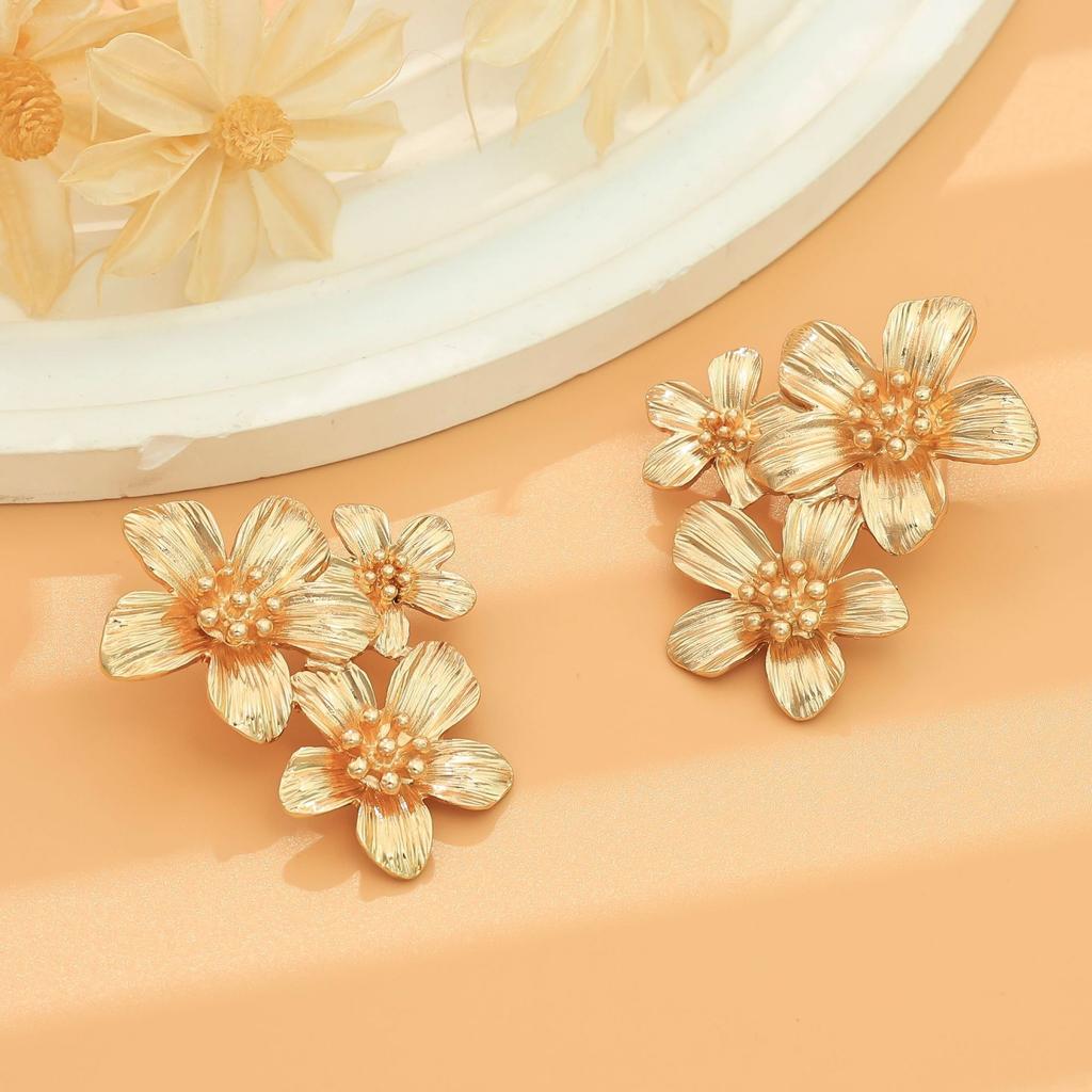 Fashion trend Metal wind flower earrings Simple high-end earrings Personality temperament Flower earrings