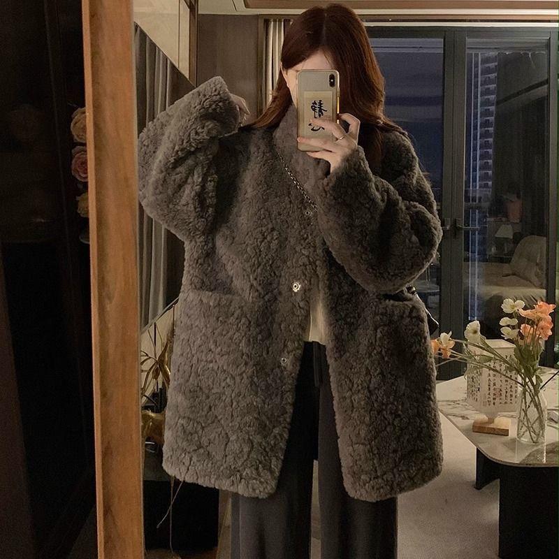 Fur jacket women's new lamb wool imitation rabbit fur loose and thin warm plush top