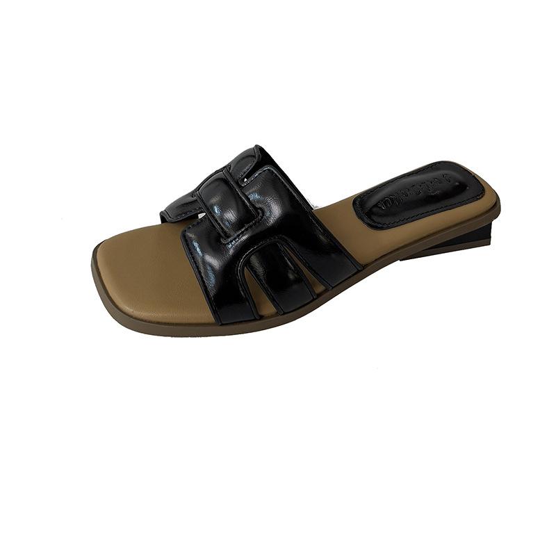 

Flat-bottomed slippers women s summer wear in 2025 fashionable and versatile casual sandals temperament trendy drag 35