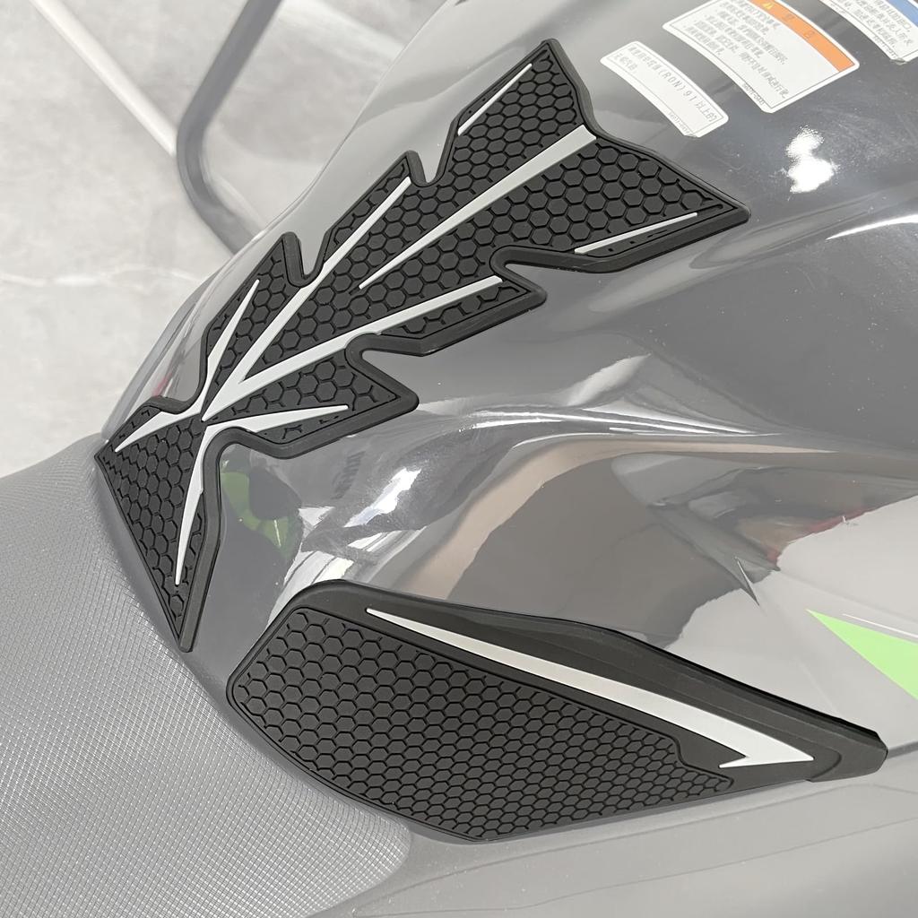 BYEMTTY Traction Pad Street Bike Kit for Kawasaki Ninja 400 (2018-2024), Ninja 250 (2019-2024), Z250 (2019-2024), and Z400 (2018-2024) Tank Pad (Gray)