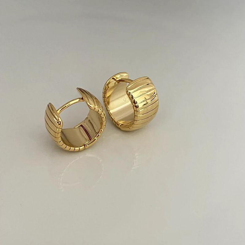 Niche Style Thread Metal Texture Cold Wind Daily Ear Clip