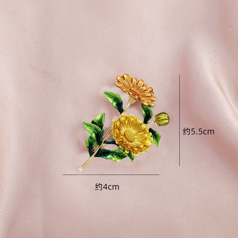 2022 New Daisy Flower Enamel Pin Women Retro Pins Brooches Fashion Brooch Hijab Pins Bouquet Clothing Jewelry Gift for Women