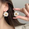 Elegant White Flower Stud Earrings for Women - Light Luxury, Versatile High-End Design, Fashionable and Simple Ear Jewelry