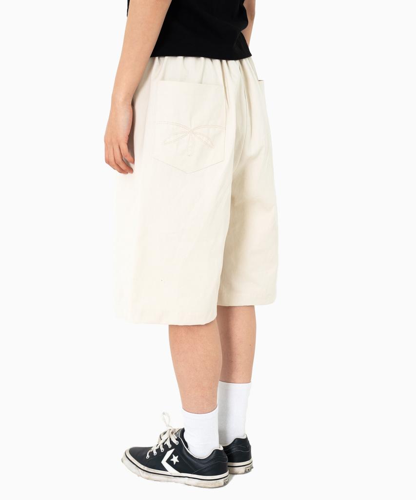Ebeulisi Western Bermuda Chino Pants (Beige)