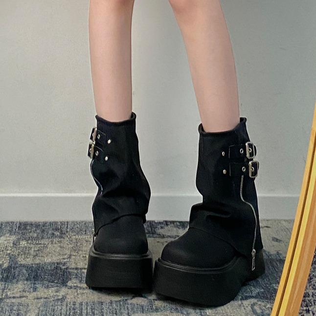 Black Popular Locomotive Slimming and Heightening Thick-soled Martin Boots Women's 2025 New Autumn Trouser Boots Small Short Boots