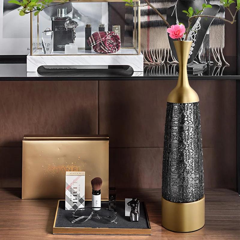 Home Decor Metal Relief Vase Ornaments Living Room Decoration Floor Dried Flower Arrangement Vase Office Flower Vase
