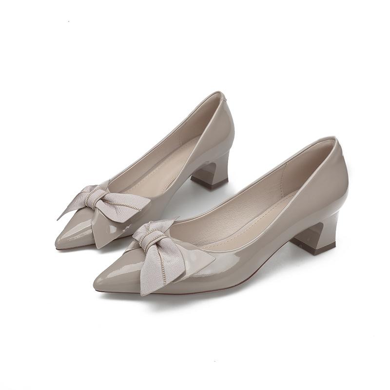 

2025 new fairy style pointed thick heel women s shoes Korean version bow temperament single shoes women s red patent leather wedding shoes 39