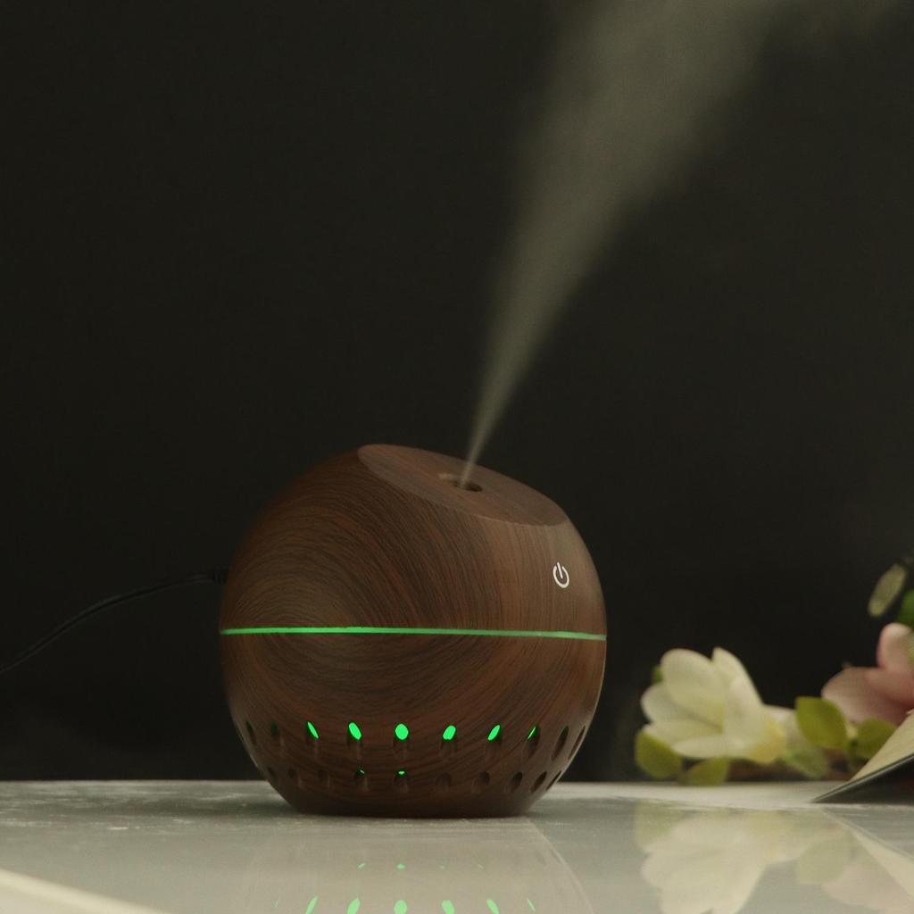 Creative Mini USB-Charged Portable Humidifier for Home, Bedroom, Desktop, or Car.