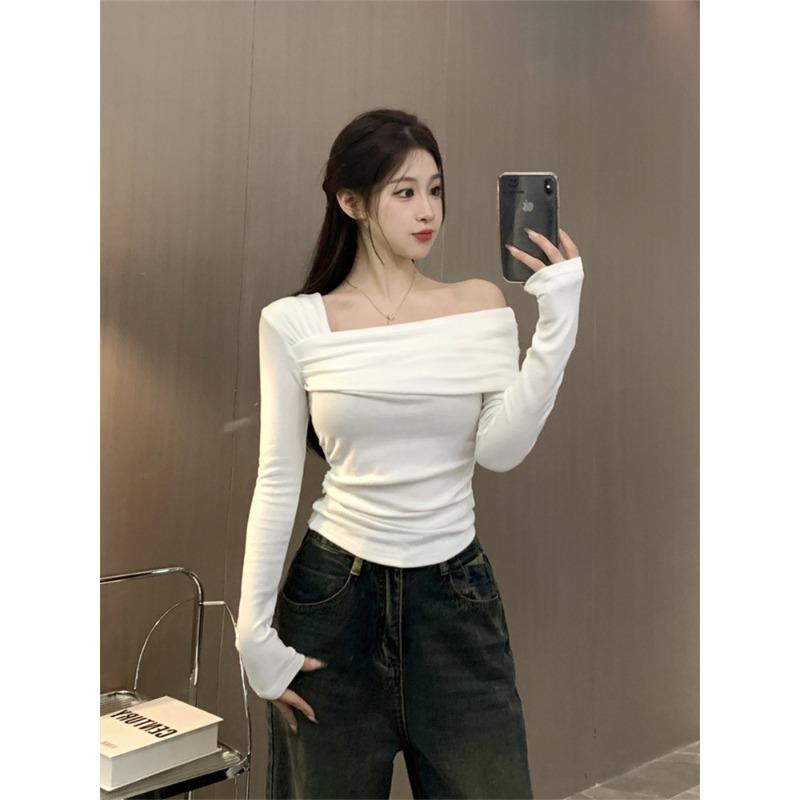 Autumn and Winter New Style DeRong Pure Desire Off-shoulder Design Slope Collar T-shirt Women's Korean Version Slim Pleated