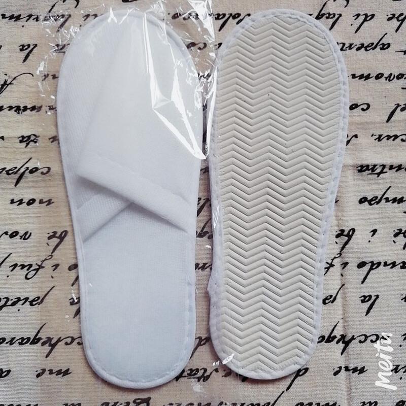 Одноразовые гостиничные тапочки Junpeng