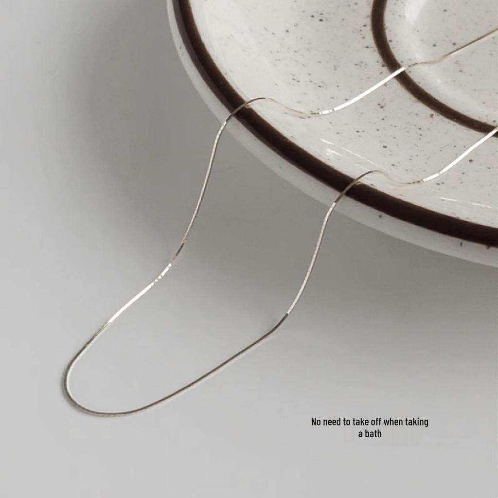 Korean Pearl Necklace: High-End Silver Clavicle Chain with Niche Design, Perfect for Light Luxury and Sweater Pendants.