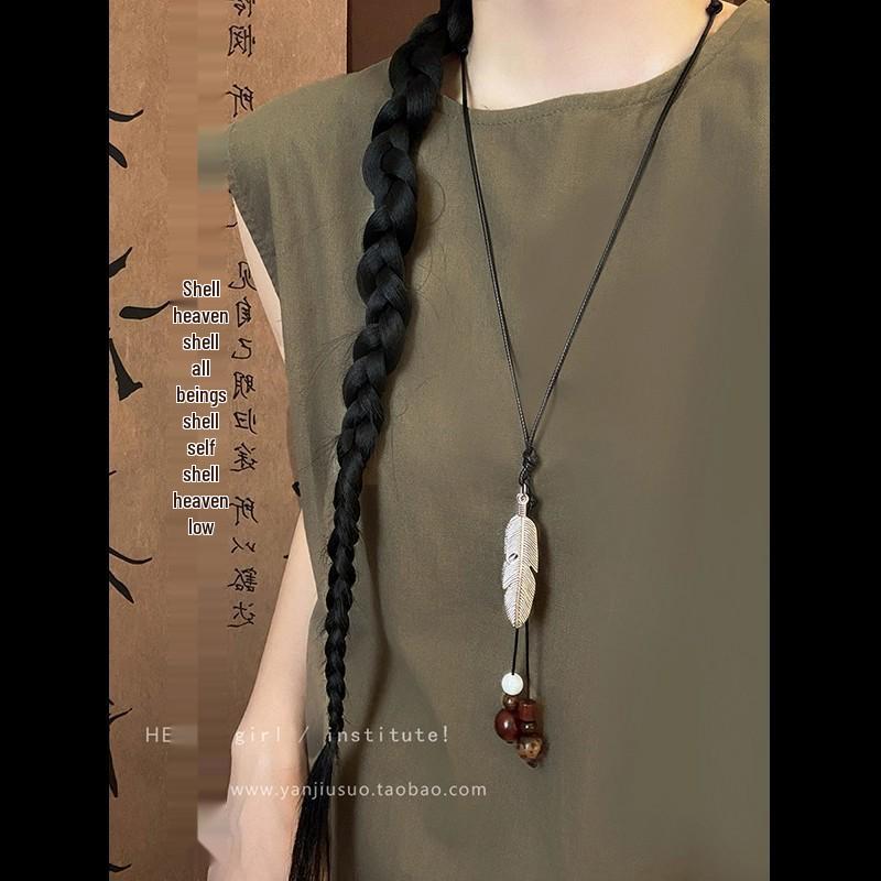 Retro Chinese Tassel Necklace: Unique Ethnic Style Women's High-End Clavicle Chain.