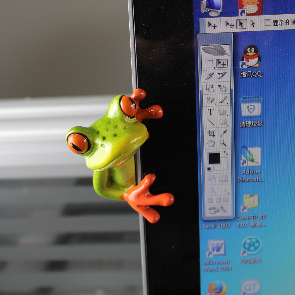 Resin Creative 3D Craft Frog Decoration Office Desk Computer Decoration Gift Home Room Display Garden Lawn Ornament