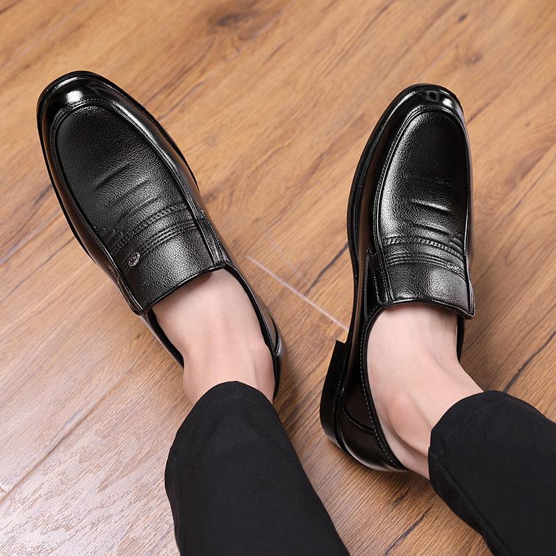 Nové pánské boty pro volný čas Měkká podrážka Britské boty pro střední a starší věk Prodyšné kožené boty