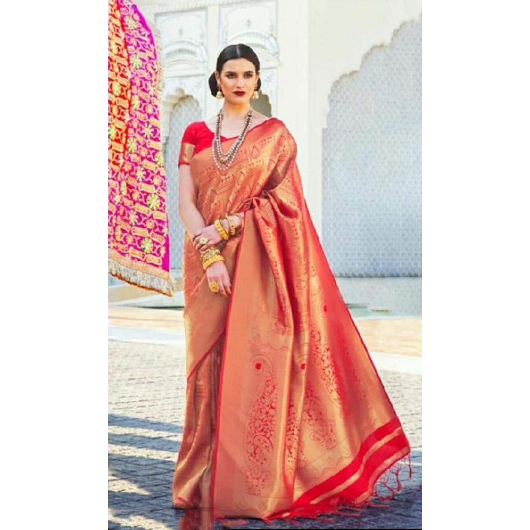 

Индийское традиционное мягкое шелковое сари личи с жаккардовым плетением