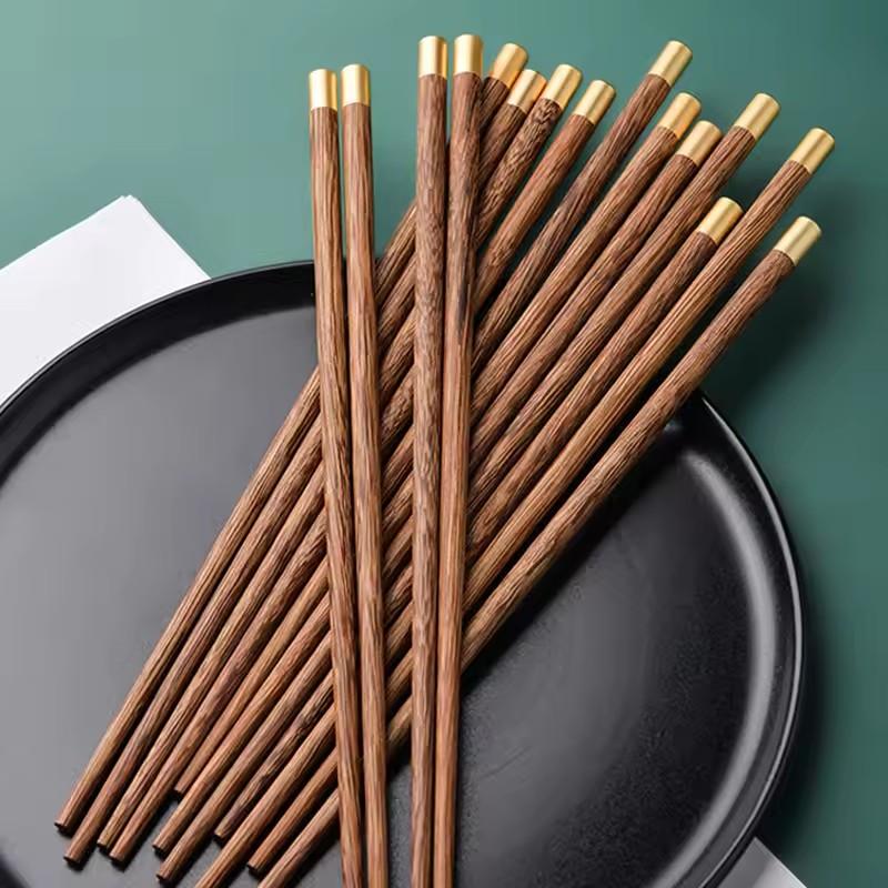 4 Pairs Chinese Chopsticks Wooden Sushi Sticks Japanese Chopstick Set Reusable Korean Food Chop Sticks Kitchen Wood Tableware