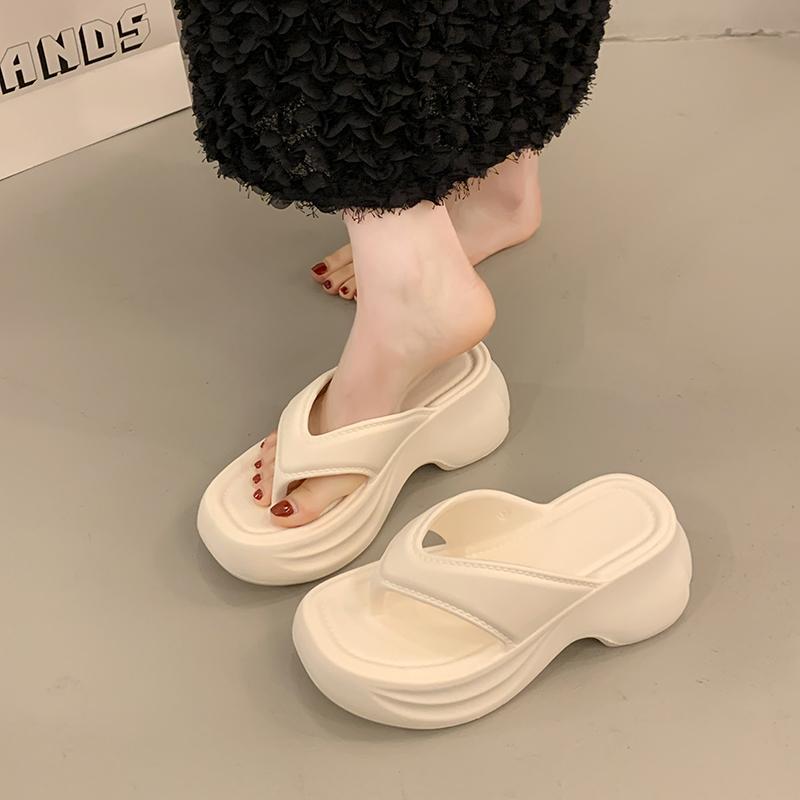 Fashion 2025 New Women Fashions Slippers Female Wedges Flip Flops Girl Soft Non-slip Outdoor Sandals Adults Solid Color Beach Shoes