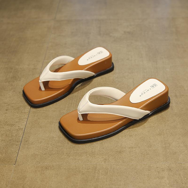 Pin-toe women's French 2025 seaside slope heel flip-flops new beach sandals platform cool slippers women's summer wear