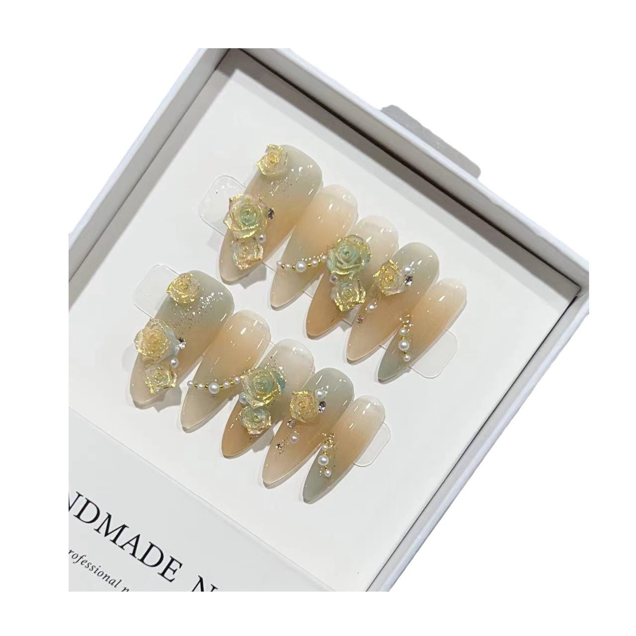 

Море цветов в доспехах Ручной работы Высококлассные Градиентные Накладные ногти Легкий Роскошный Стиль Глазированная Роза Нейл-арт Large L