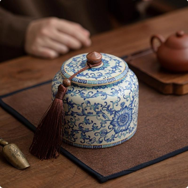 Ceramic Tea Leaf Jar Blue and White Porcelain Candy Jar Household Coffee Sugar Food Storage Container Home Decor Tea Jar Gift