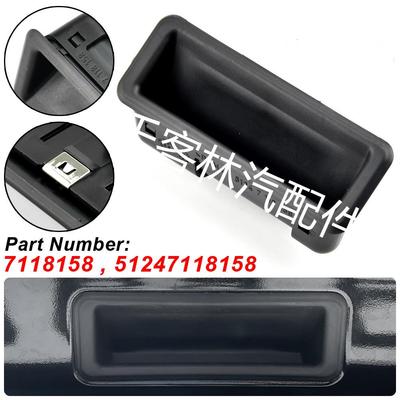 BMW E90, E60, E70, E82, E88, E84 Spínač víka zavazadlového prostoru 51247118158