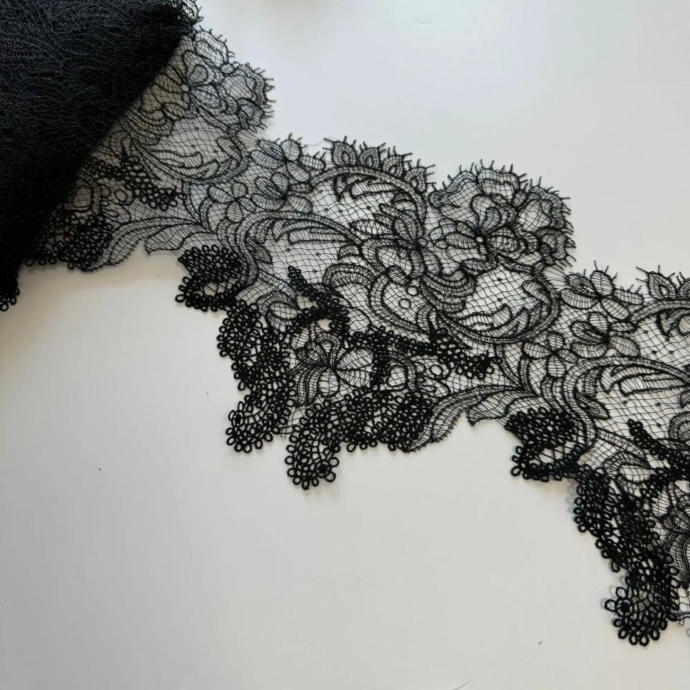 Krajka s vyšívaným zoubkovaným okrajem 1 yard Rybí hedvábná krajka Ruční práce Prolamovaná krajka Svatba