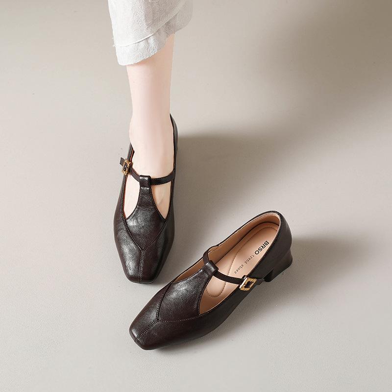 French retro Mary Jane shoes women's 2025 new autumn thick heel medium heel single shoes T-buckle with light mouth small leather shoes