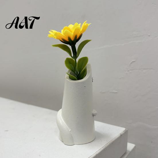 Cute Floral Arrangement Pot Creative Cat Shaped Flower Vase, Minimalist Cartoon Kitten Tabletop Planter for Dried Small Desktop Ornament Fresh