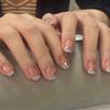 24 Stück Kurze Quadratische Press-On Nägel Weißes Linien-Strassstein-Design Vollabdeckung Abnehmbare Falsche Nagelspitzen Für Frauen
