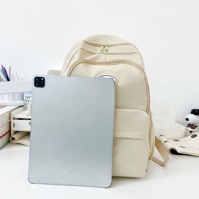 A Large-capacity Backpack for High School Students, College Students and Primary School Students, A Simple and Casual Travel Backpack