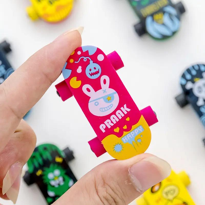 Kreative Cartoon-Radiergummis für Grundschüler - Niedliche Lernpreise & Geschenke