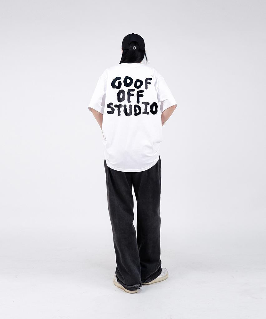 Gupeuopeuseutyudio Gofs Main Logo T-Shirt White (Black)
