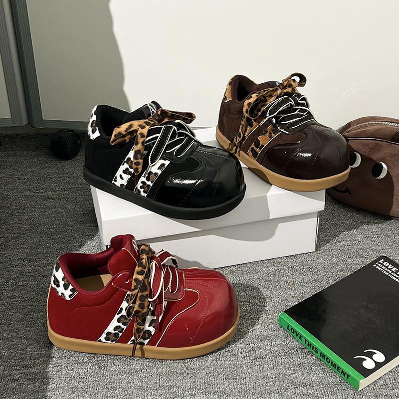 Popular Women's Shoes Early Autumn Style 2025 New Autumn Popular Fashion Inner Height Increase Versatile Leopard Print Casual Moral Training Shoes