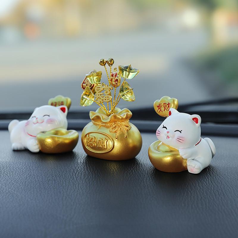 Tradycyjny Kot Maneki-neko Dekoracja Samochodowa Z Żywicznymi Sztabkami Fortuny I Kołyszącym Wzorem Dla Błogosławieństw Bogactwa