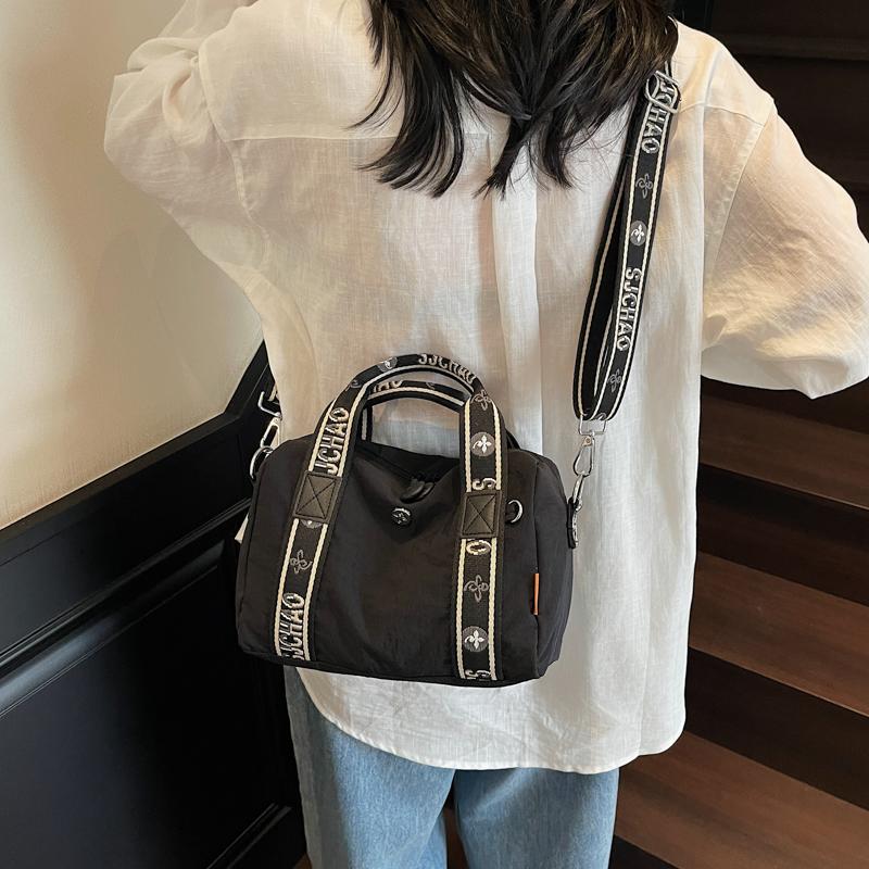 Simple & Spacious Women's Shoulder Bag - Durable Crossbody Purse with Organizational Pockets Lightweight and Versatile