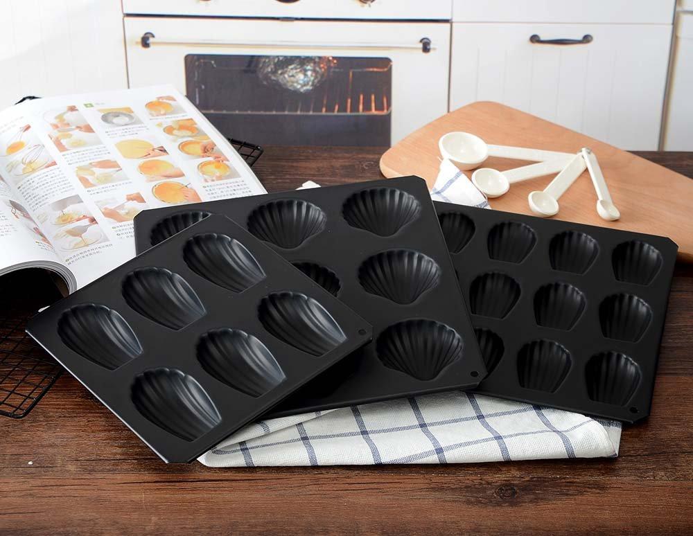Tiger Crown Top Black Ceracom Madeleine Shell Shape, 9-Cavity, No. 5046, Steel Silicone Resin Coating, Japan WMD29