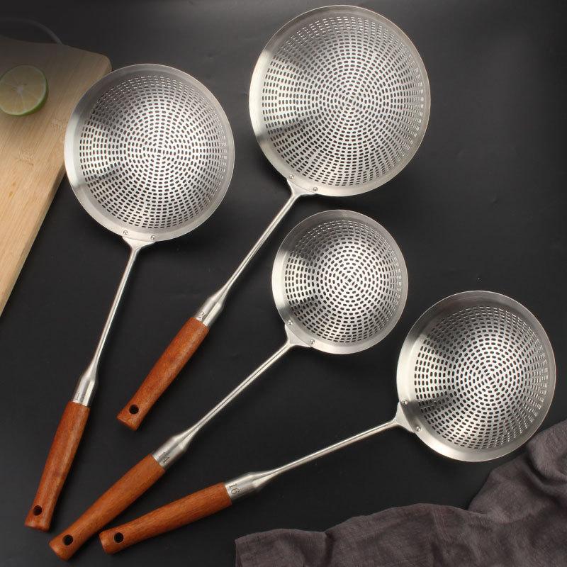 Stainless Steel Strainer for Household Kitchen and Dining, Extended Grease Trap for Scooping Noodles, Long-handled Filter Screen